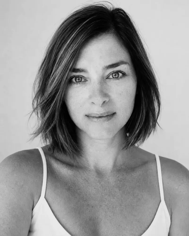 Almudena Pérez, arquitecta y autora del libro, retrato en blanco y negro